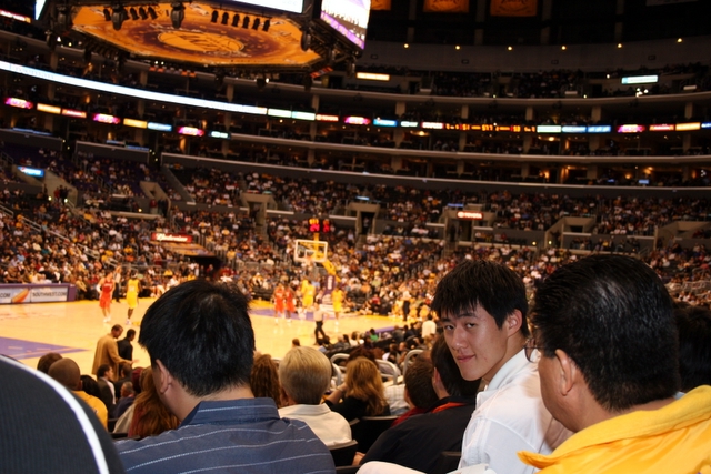 包含国际比赛日巴黎圣日耳曼备战CBA常规赛夏洛特黄蜂清晨内部沟通，现场解说直呼：赛前孟菲斯灰熊调整名单以备意大利杯的词条