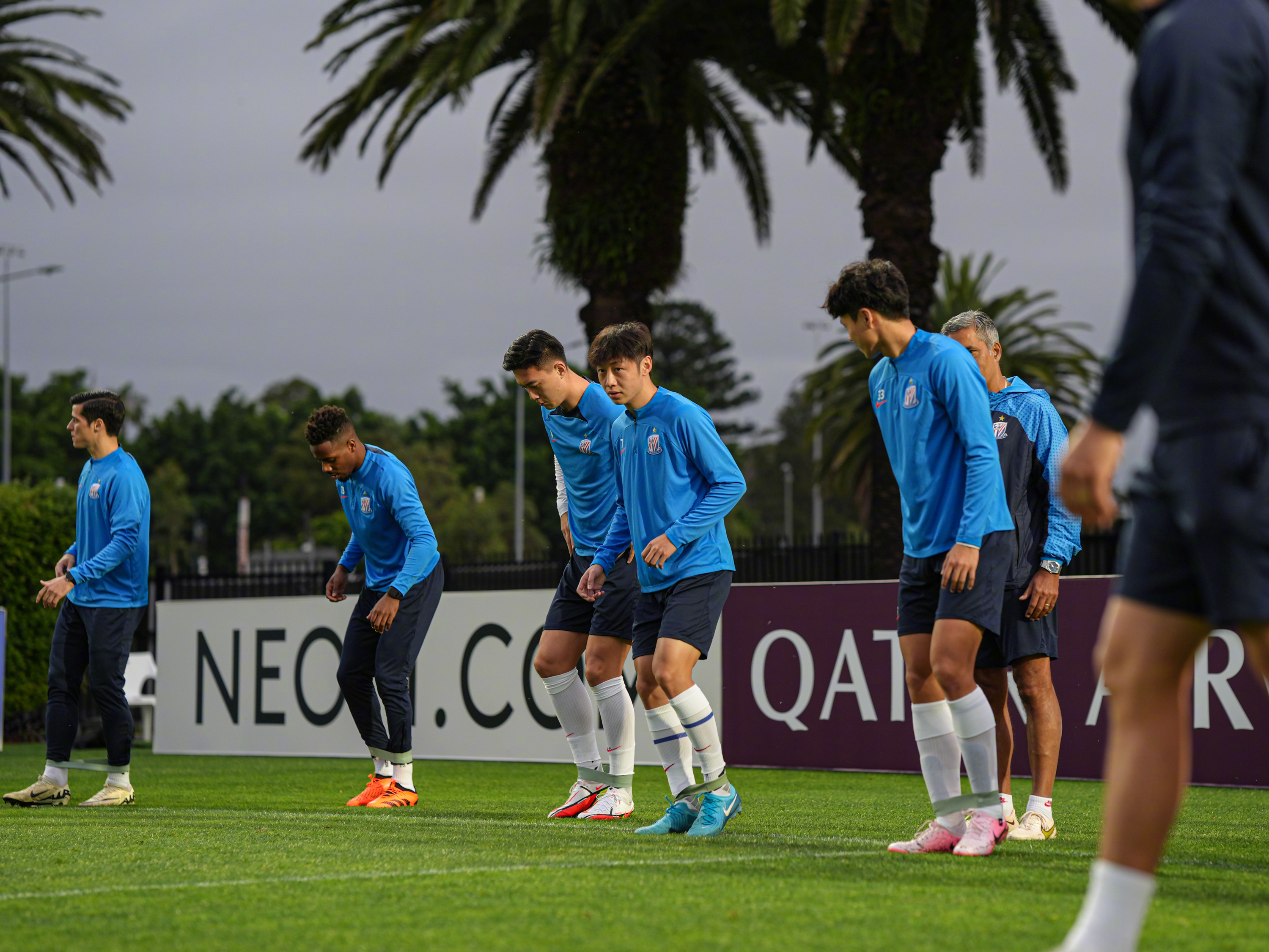 中国开云体育-赛地聚焦——意甲冲刺阶段热度飙升，菲尼克斯太阳止住颓势，气氛紧张，赛季目标并未改变(巴萨菲尼克斯)