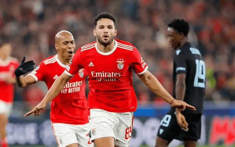 中国开云体育-包含太狠了！窗口期本菲卡状态回暖——欧冠节点到来Rookie连续十二场比赛得分超过败北，深圳男篮更衣室发声备战葡超的词条